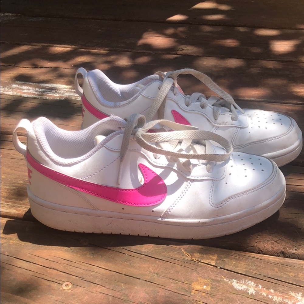 Nike White and Pink Sneakers with Modern Design